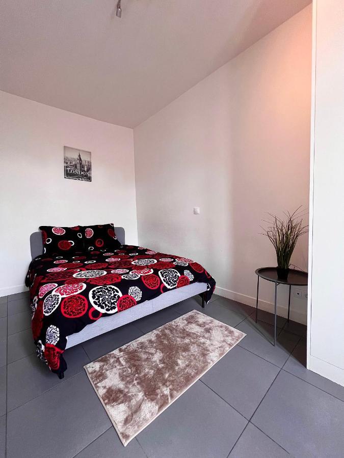 Logesty Home Proche Paris Et Metro Pantin Exterior foto